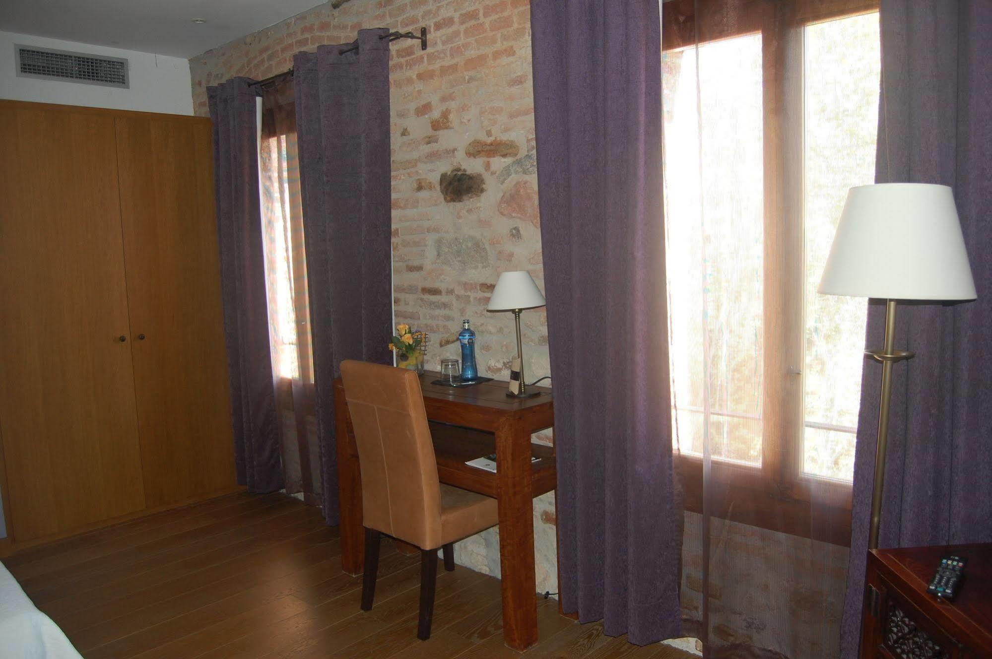 Hotel Moli De La Torre Бигес-и-Риельс Экстерьер фото