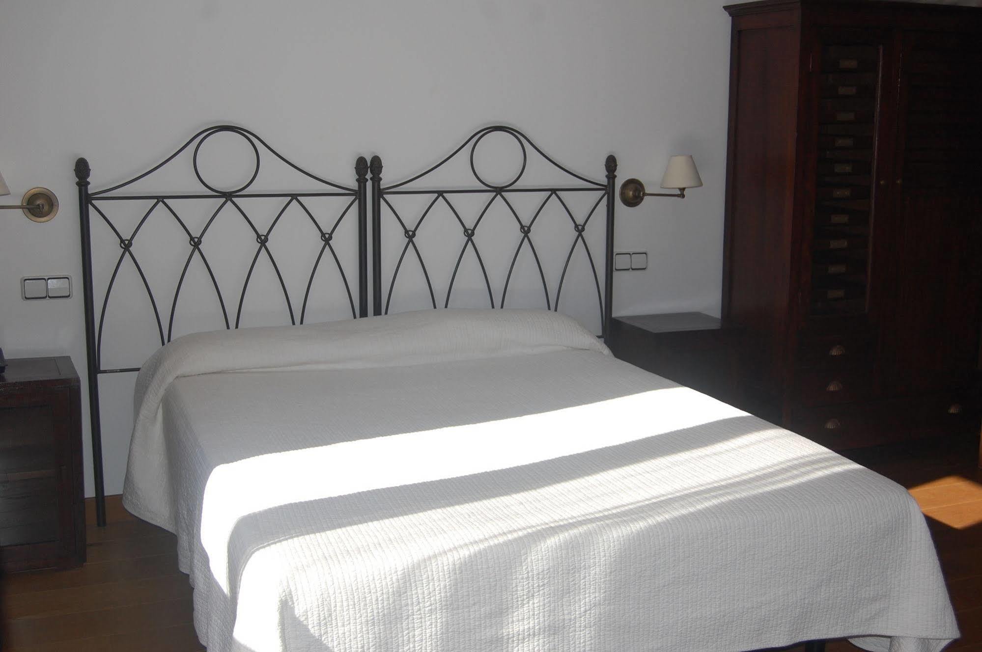 Hotel Moli De La Torre Бигес-и-Риельс Экстерьер фото